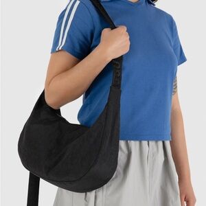 NWT Baggu medium crescent bag - black $52